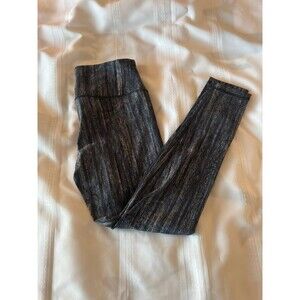 Victoria Sport “Knockout” metallic and black Leggings – Medium – EUC